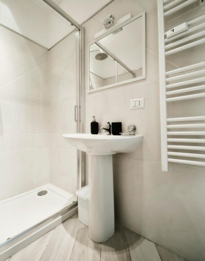 Centrale Elyon Apartment Милано Екстериор снимка